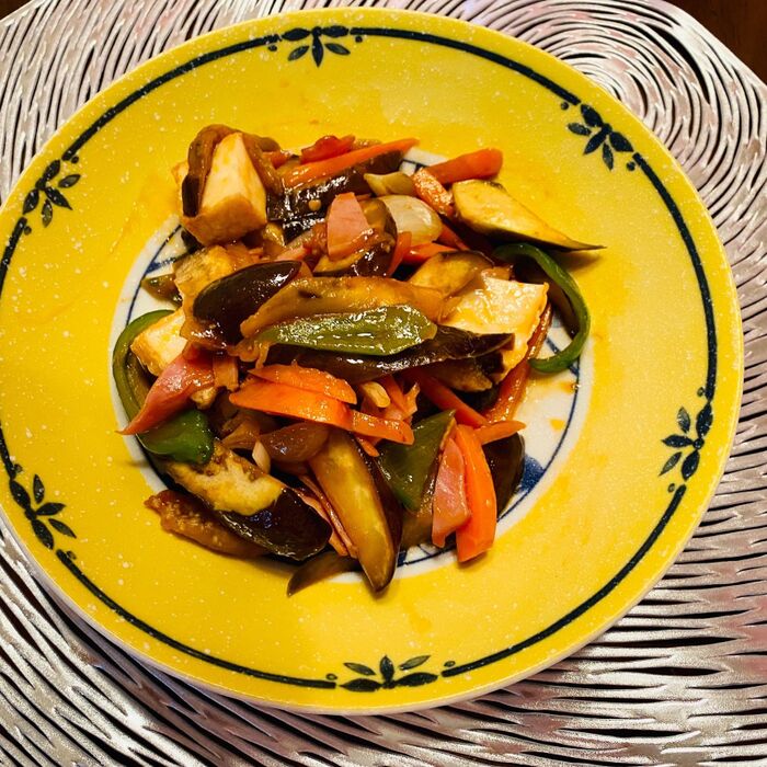 ご飯に絶品!茄子と絹揚げとベーコンのケチャップ炒め