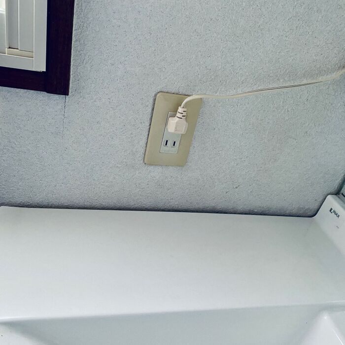 ここが問題のカビ!の隙間です