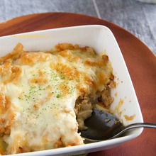 和風の食事にも合う♪里芋の肉味噌グラタン