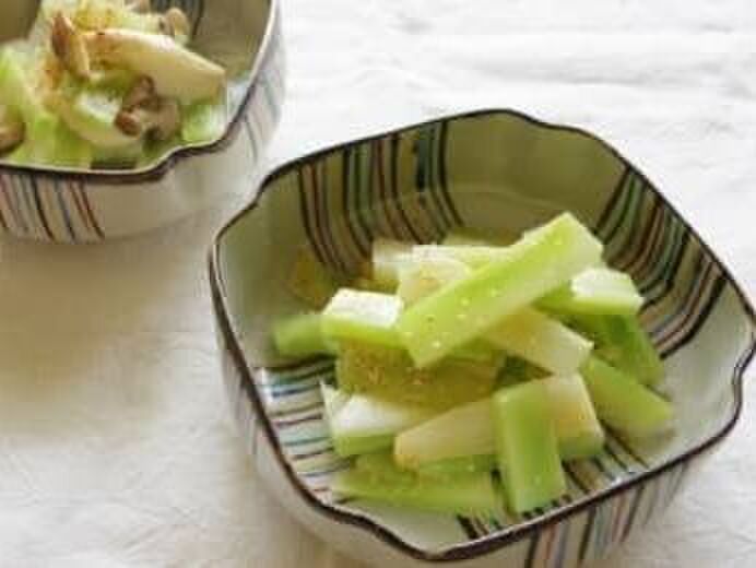 下処理で茎までおいしく!ブロッコリーの茎を使ったナムル