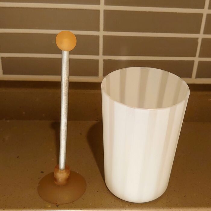 メーカーはマーナで、500円前後です