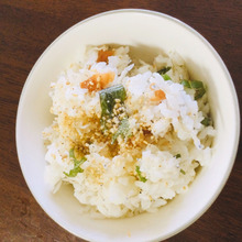 冷やご飯で。火を使わない小女子と梅干し大葉ご飯