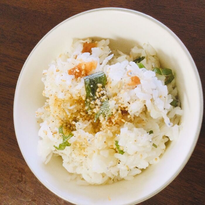 冷やご飯で。火を使わない小女子と梅干し大葉ご飯