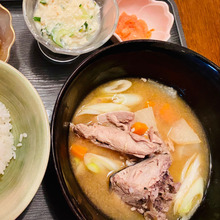 ブリのカマ汁味噌仕立て