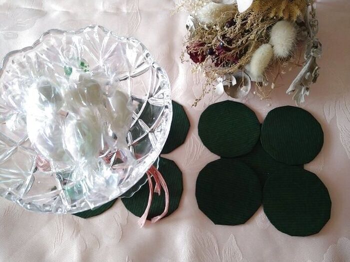 包装紙と牛乳パックで作るドイリー