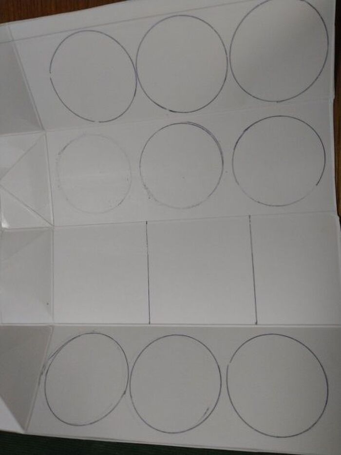 牛乳パックに円と正方形を書く