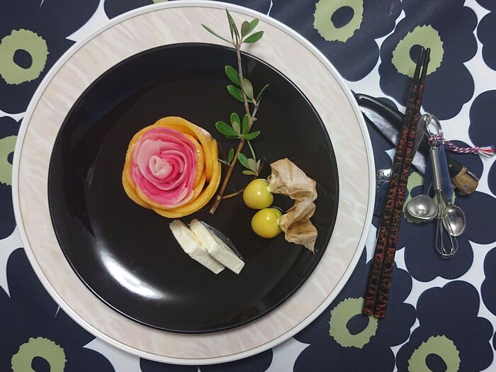 はやと瓜の紅白柿なます Chayotte marinée