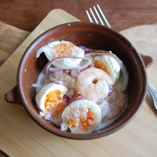 ♪海老とゆで卵と紫玉ねぎのヨーグルトサラダ♪