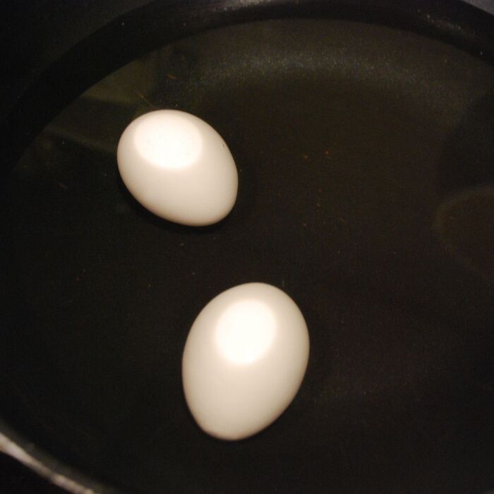 ゆで卵を作ります