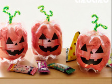 【ハロウィン】ペットボトルでカボチャのお菓子入れ♪