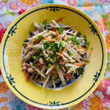 牛蒡とツナのサラダ🎶塩昆布をちょこんとのせてネ〜