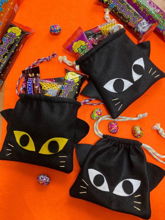 100均フェルトで簡単に作れる!(^○^)黒猫のお菓子入れ巾着