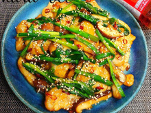 【節約レシピ】ご飯が進む♪揚げ鶏とニラの中華炒め