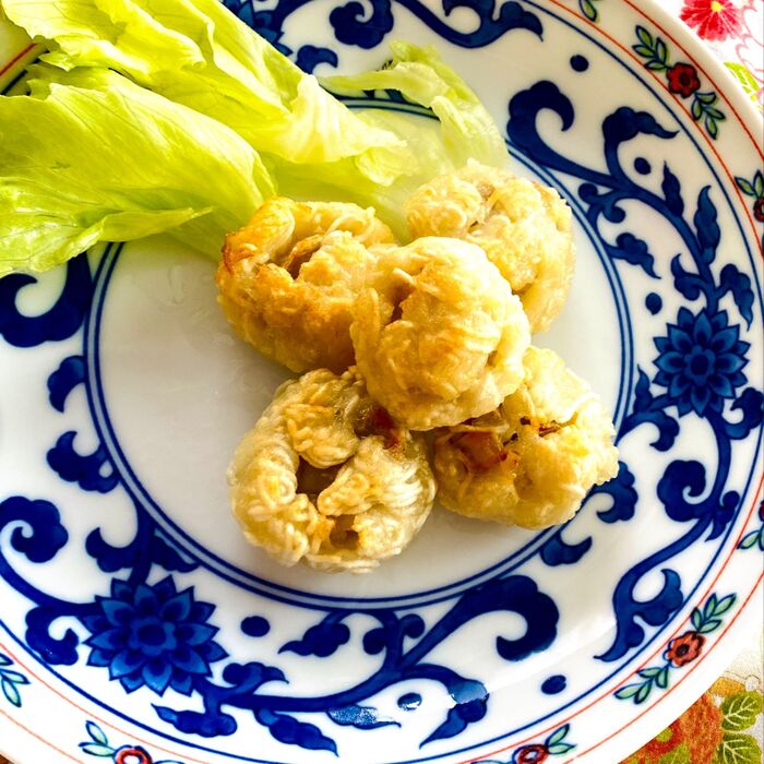 材料2つなんちゃって揚げ肉まん!まるで台湾屋台みたいだって(⌒▽⌒)