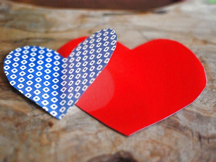 先ほどと同じく、マグネットシートを切ります