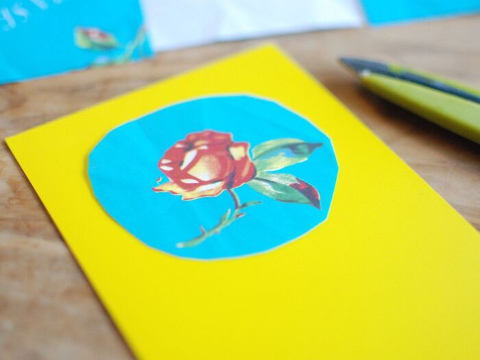 マグネットシートを切ります