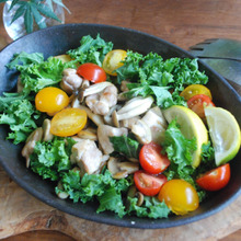 ★カリーノ・ケールとグリルチキンとキノコとミニトマトのサラダ★