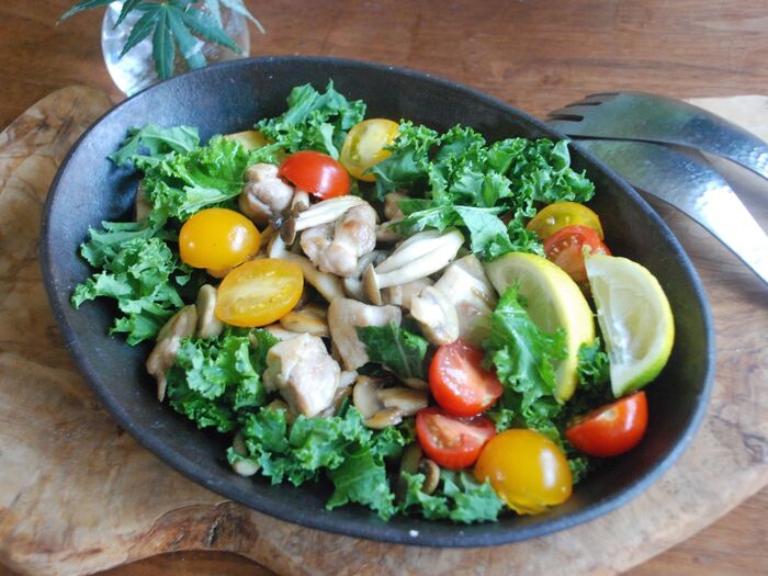 ★カリーノ・ケールとグリルチキンとキノコとミニトマトのサラダ★