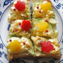 開運フード♡花咲く!アボカド&卵サンドでオープンサンド♪