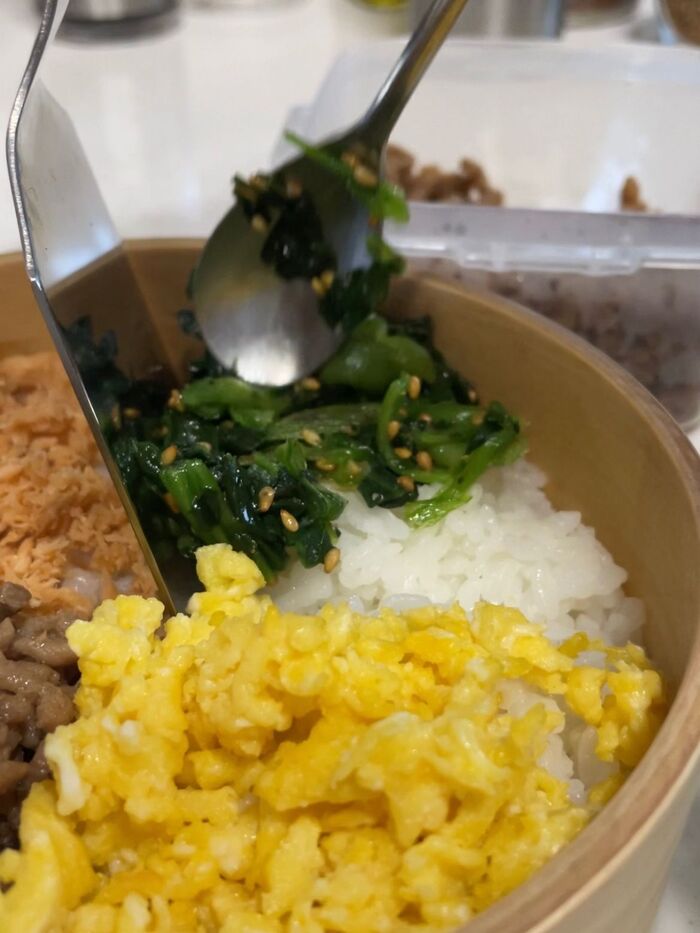 両手を使って仕上げます