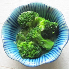 こってり肉料理に合う!ブロッコリーのすっぱい台湾風和え物