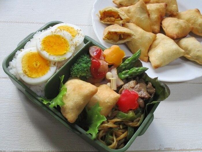 【世界を旅するお弁当 インド】サモサの皮レシピ:インド式野菜の包み揚げサモサ入り弁当~♪