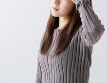 40歳オーバーは脇汗が臭う?!医師が教える「寒い季節・更年期の腋臭(わきが)対策」