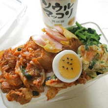【世界を旅するお弁当 韓国】どーんと豚キムチのっけ弁当~♪