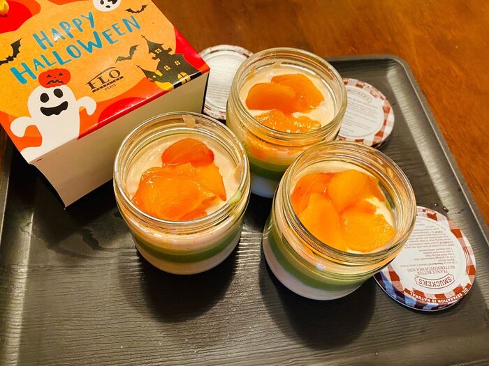 熟れすぎた柿を使って4層ムース!蓋付きの瓶に入れて、お土産にピッタリ!