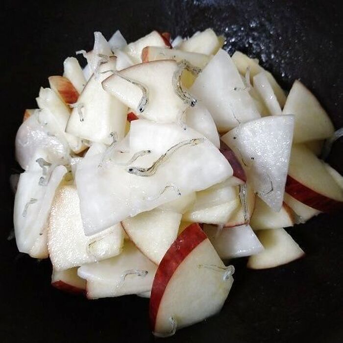 材料を混ぜる