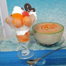 簡単に作れる!夕張メロンピュアゼリーと赤肉メロン果肉ダブル使いのメロンパフェ~!