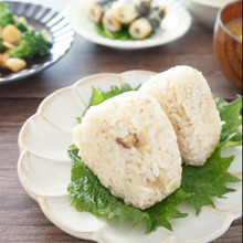 栗の中華風炊き込みごはんおにぎり