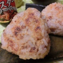 オイマヨ生姜で香ばしい♪ やみつきのオイマヨ焼きおにぎり