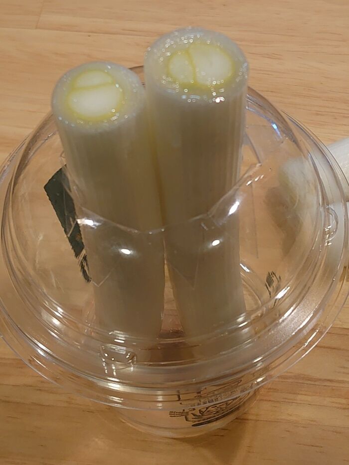 蓋付きカップ使用……で、この中に入れて