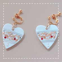 セリアのクリスマスオーナメントがかわいいイヤリングに変身♡