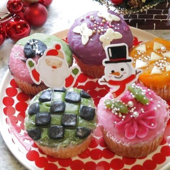 鬼滅の刃:食用竹炭と抹茶の餡で作る!市松模様♡炭次郎カップケーキ
