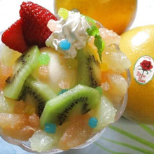 誰でも簡単!甘酸っぱいフルーツとアイスの簡単プチパフェ♪