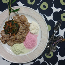 鶏ハラミのソテー、マヨおろし3色ソース添え