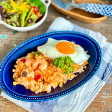 オイスターソースの隠し味で喫茶店風な味わいを再現!【エビのケチャップライス風フライパンピラフ】