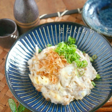 味付けは麺つゆと日本酒♪ねっとり~里芋とチーズの和サラダ