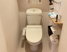 100均・無印・空き箱が大活躍!狭いトイレでもスッキリ快適♪安心も叶うトイレ収納のコツ