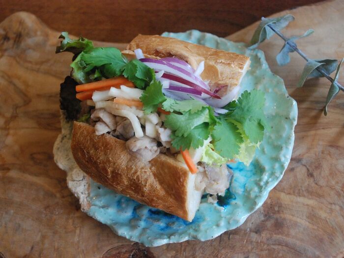 お好みで紫玉ねぎを挟んでもOK(^-^)