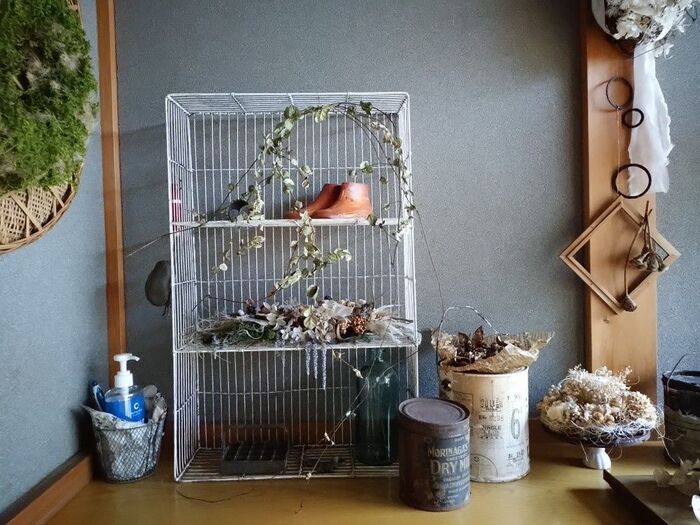 【暮らしの小さな工夫】下駄箱上インテリアに馴染ませようとしてみる細々収納