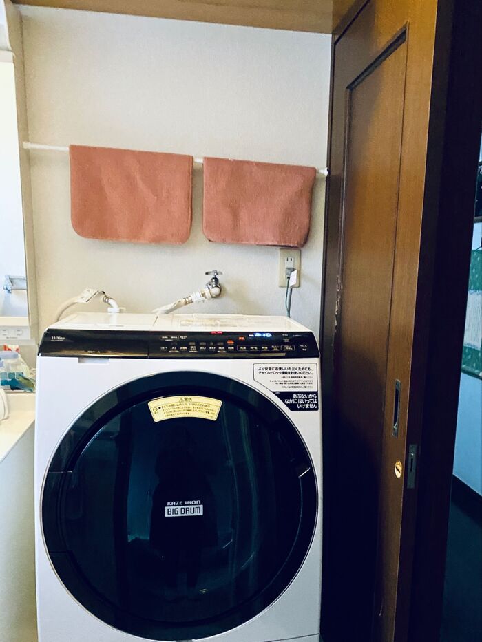 突っ張り棒1本でバスマットの収納(^O^)