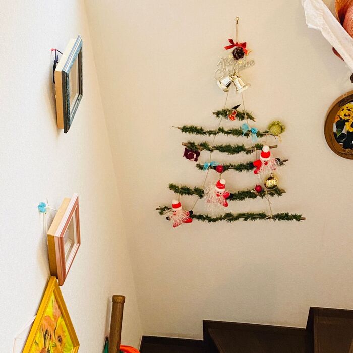 今年のクリスマスツリーは平面にしちゃいまいた(^O^☆♪
