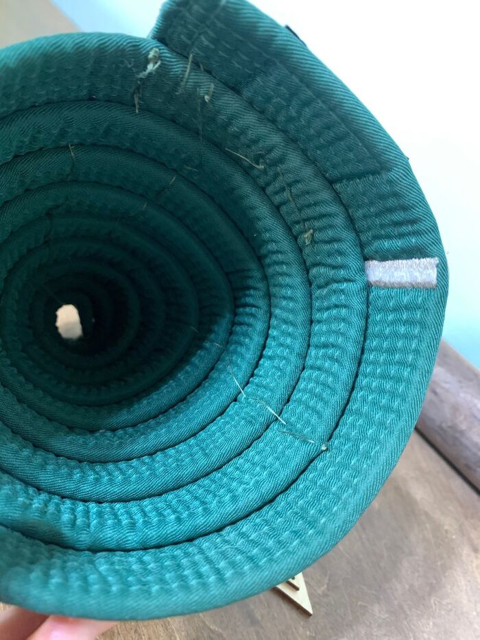見えないように縫います