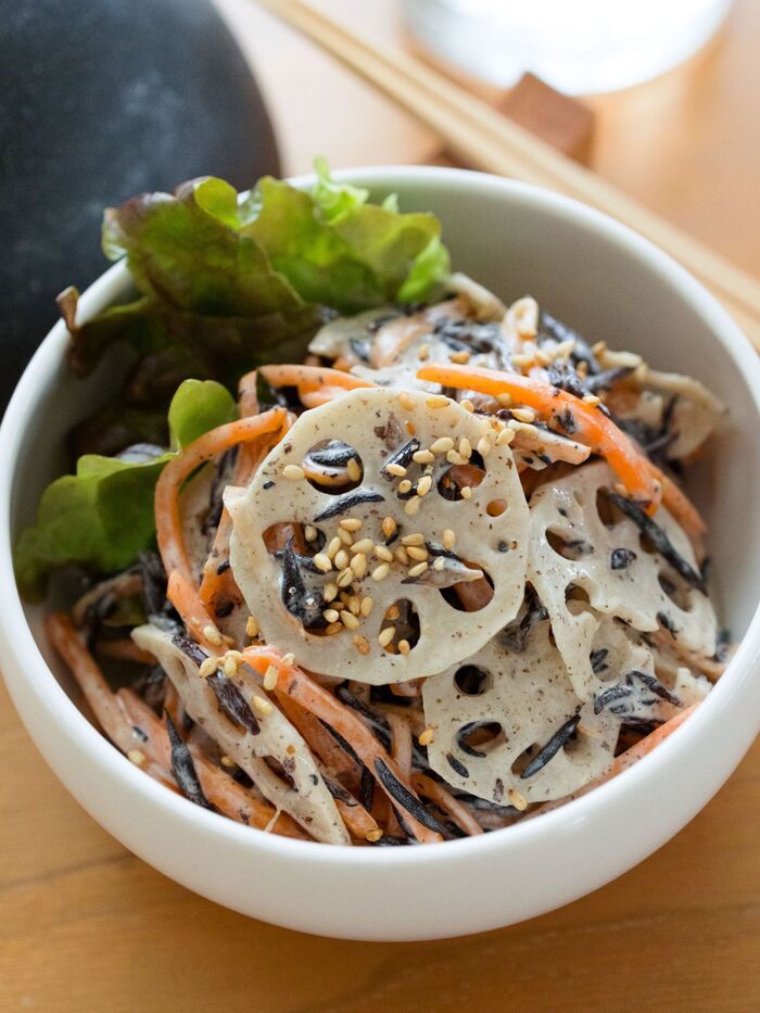 ひじきとれんこんの和風からしマヨサラダ【栄養満点!簡単デリ風サラダ♡】