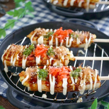 これは便利!ちくわの器でスティックお好み焼き♪