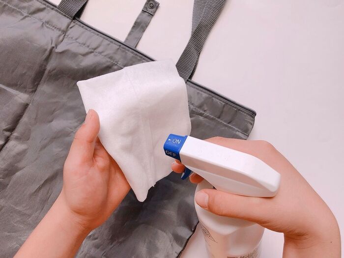 ①以前は、アルコールスプレーで拭き取っていました