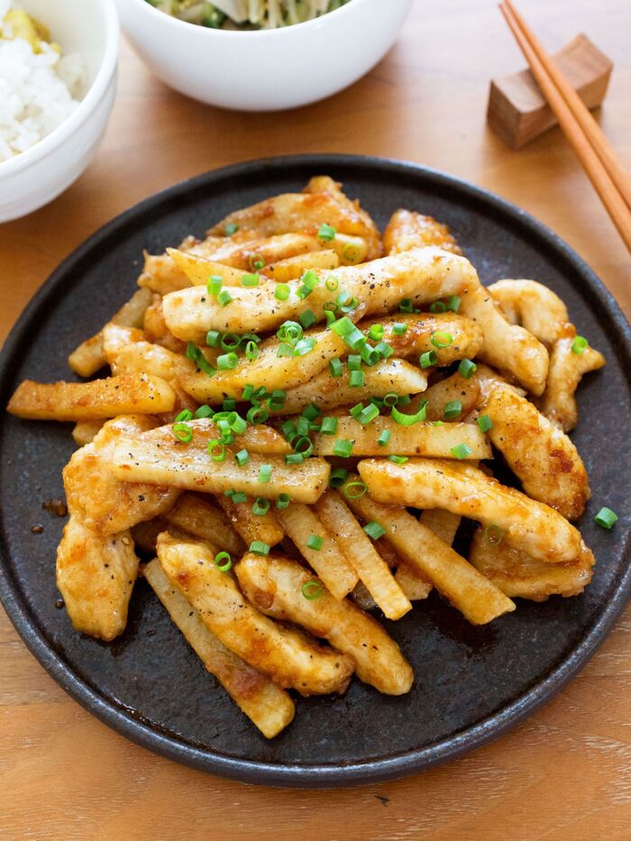 鶏むねと長芋のにんにく味噌炒め【長芋シャキッ!ボリューム満点でご飯が進む♡】